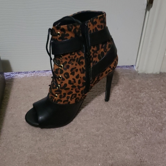 Shoes - Picture 1 of 1